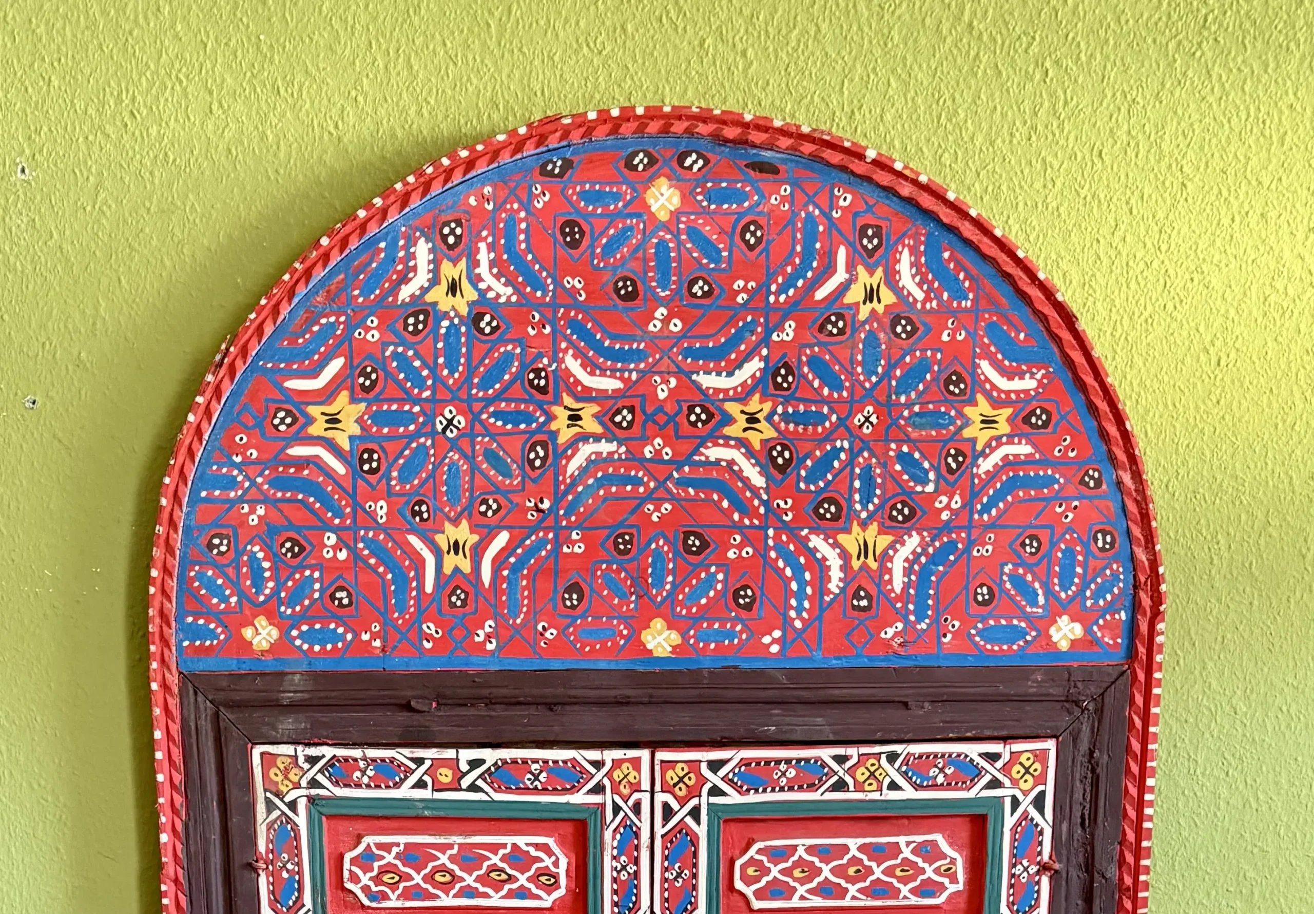 Antike, handbemalte Holztür aus Zedernholz – orientalisches Unikat aus Marrakech 3 Antike, handbemalte Holztür aus Zedernholz – orientalisches Unikat aus Marrakech – Bild 3